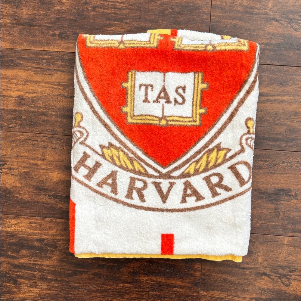 Vintage Harvard Beach Towel - Picture 10 of 10